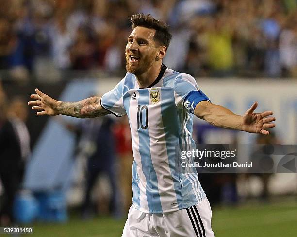 Lionel Messi of Argentina celebrates his second goal against Panama during a match in the 2016 Copa America Centenario at Soldier Field on June 10,...