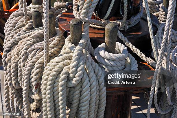 Hms Ropes 17 Hms Bahamas Stock Photos, High-Res Pictures, and Images - Getty Images
