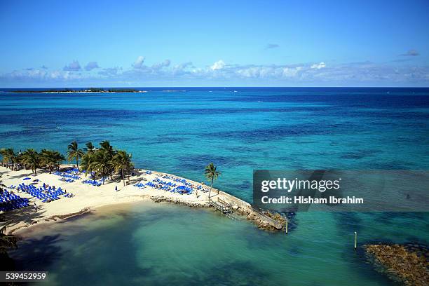 cable beach, nassau, bahamas - cable beach bahamas stock pictures, royalty-free photos & images