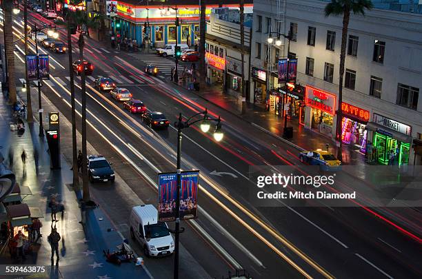 hollywood boulevard in the evening - bulevar - fotografias e filmes do acervo