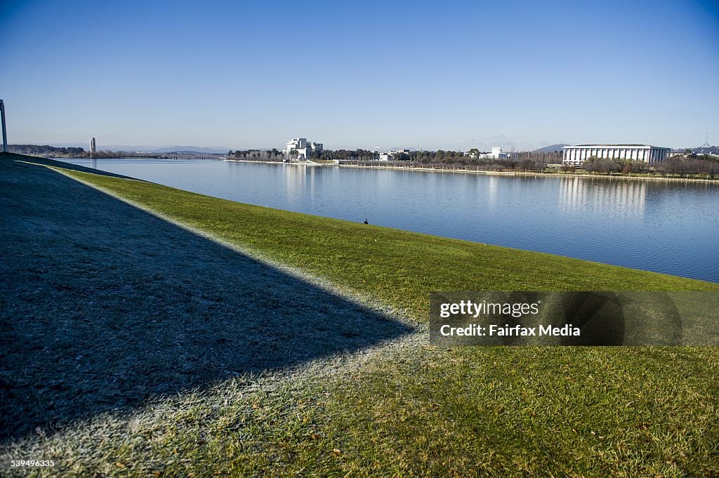 News Frost melts at Regatta Point over looking Lake Burley Griffin The Canberra