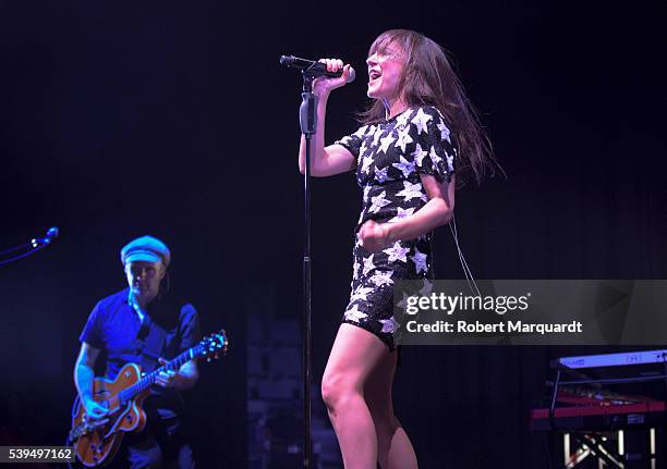 Juan Aguirre and Eva Amaral performs on stage on June 11, 2016 in Barcelona, Spain.