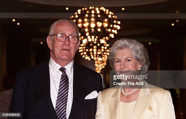 Former Prime Minister Malcolm Fraser and his wife Tammy, National Convention Library Party of Australia, 15 April 2000, THE AGE Picture by PAUL HARRIS