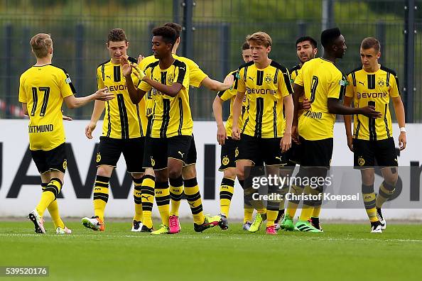 William Rashidi The team of Dortmund celebrates the first goal during the U17 German ...