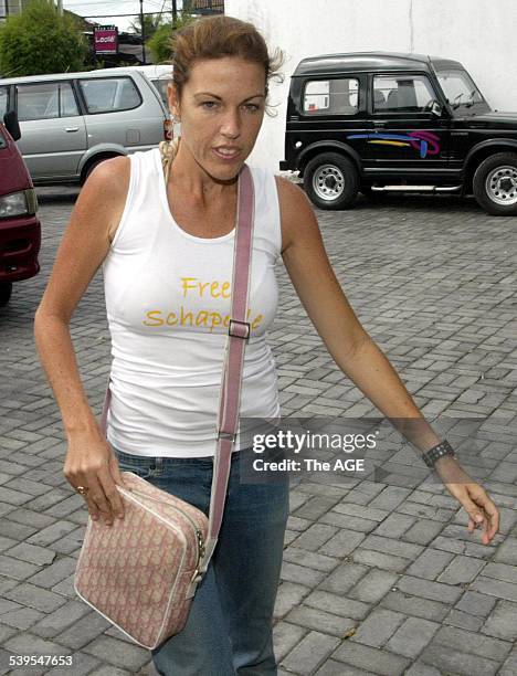 Mercedes Corby leaving the Kerobokan jail after visiting with her sister, 26 May 2005 THE AGE Picture by JASON SOUTH