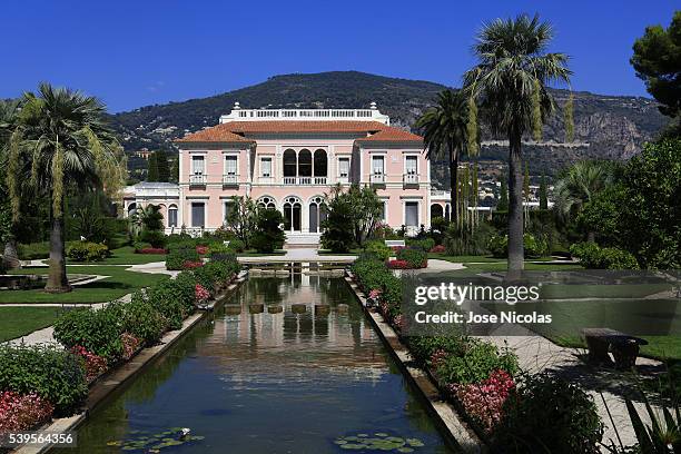 villa ephrussi de rothschild and gardens - villa ephrussi imagens e fotografias de stock