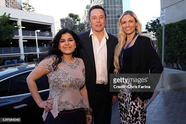 May 16 Los Angeles, Ca. --- Billionaire Elon Musk , CEO & Chief Designer at SpaceX and Chairman/CEO of Tesla Motors and SolarCity, is greeted by Azam...