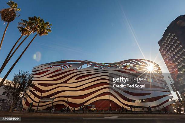 The Petersen Automotive Museum underwent a 14 month facelift and is now re-opened. The new exterior includes bended and curvy stainless steel...