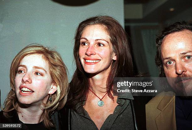 Lisa Allison Roth Roth's Sister 20 Julia Roberts Sister Stock Photos, High-Res Pictures, and Images ...