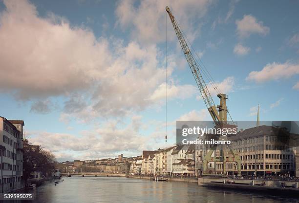 port crane zurich - miloniro fotografías e imágenes de stock