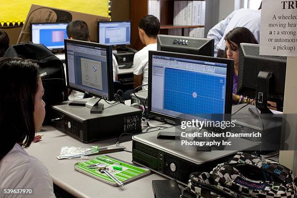 It Computer Assists Engineering Computer Aided Engineering Photos and Premium High Res Pictures - Getty ...
