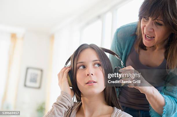 usa, new jersey, mom yelling at teenage daughter (14-15) - teen shouting stock pictures, royalty-free photos & images