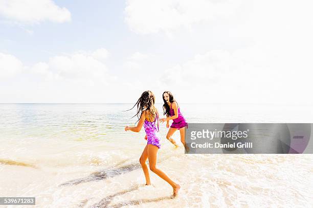 usa, florida, jupiter, girl (6-7) and her mom enjoying themselves on beach - girls playing with themselves bildbanksfoton och bilder