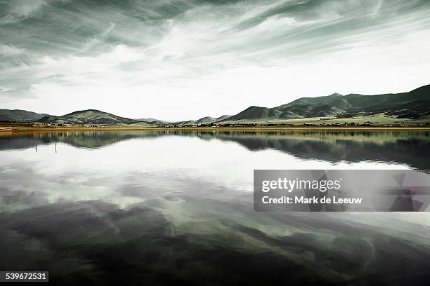 usa, new mexico, eagle nest lake state park, landscape with mountain range and calm lake - lagos state fotografías e imágenes de stock