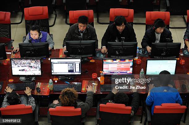 Use Computer Cafe 976 Google Cafe Stock Photos, High-Res Pictures, and Images - Getty Images