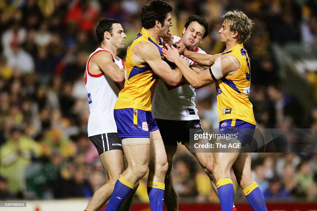 West Coast Eagles v. Fremantle Dockers at Subiaco Oval, Perth. Shane Parker, Qui