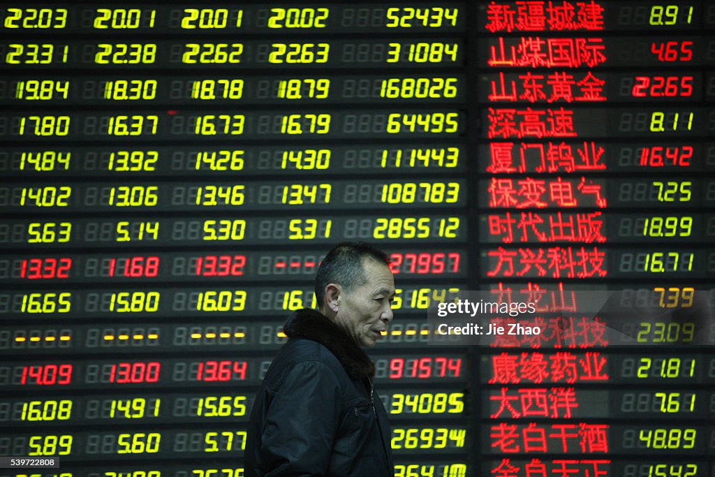 Chinese stocks plunged deeper into negative territory Monday