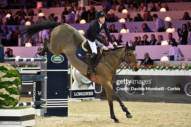 Van der Vleuten Maike, VDL Groep Arera C durin the Longines Grand Prix CSI5* Paris 2015