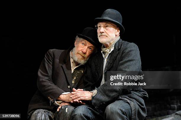 Sean Mathias Vladimir And Estragon Photos and Premium High Res Pictures - Getty Images
