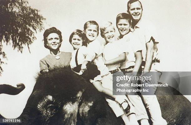 And G. Bush and 4 of their children at the 1964 Republican convention .