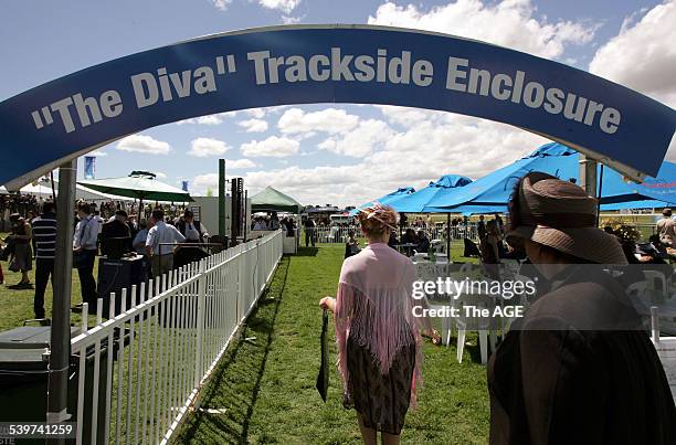 492 Diva Sign Stock Photos, High-Res Pictures, and Images - Getty Images