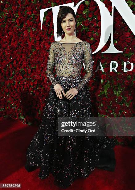 Actress Mary Elizabeth Winstead attends the 70th Annual Tony Awards at The Beacon Theatre on June 12, 2016 in New York City.