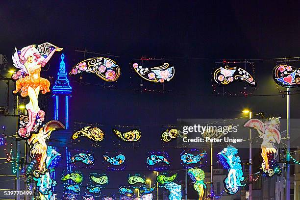 blackpool illuminations, lancashire - blackpool-lancashire stockfoto's en -beelden