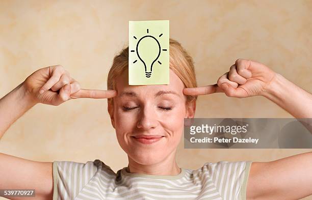 business woman brainstorming - intelligence stockfoto's en -beelden