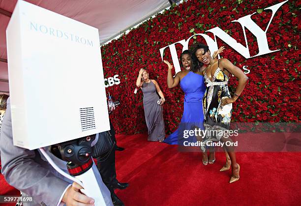 Actress Uzo Aduba attends the 70th Annual Tony Awards at The Beacon Theatre on June 12, 2016 in New York City.