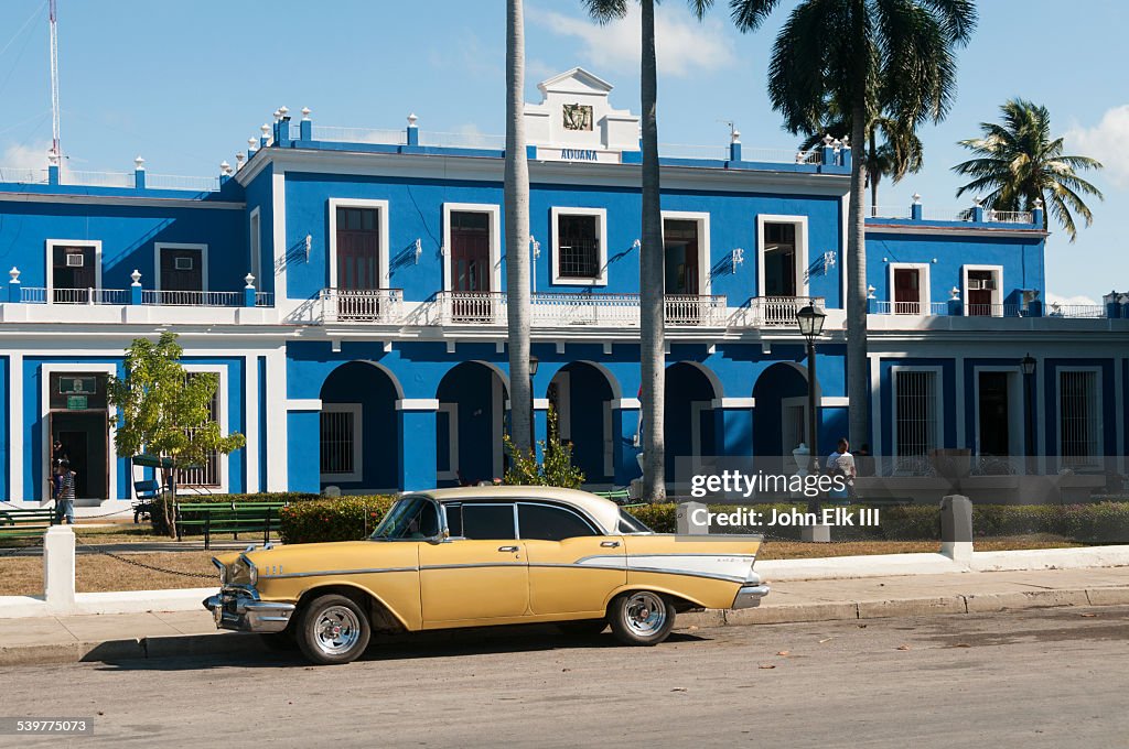 Aduana Customs building with classic car