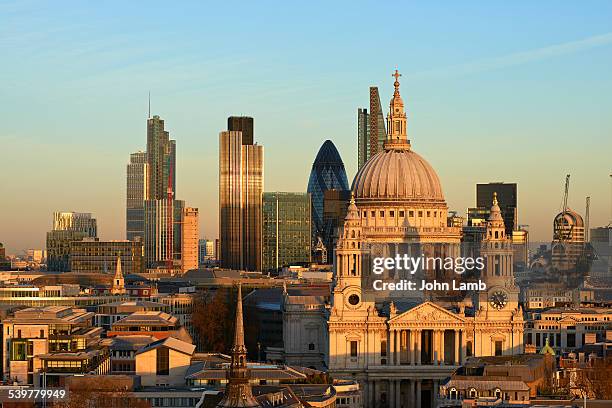 st paul's cathedral and the city of london - st pauls cathedral fotografías e imágenes de stock