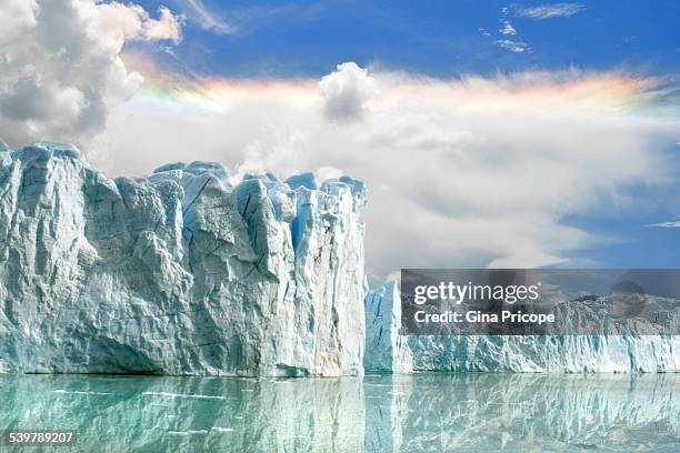 perito moreno glacier - patagonia fotografías e imágenes de stock