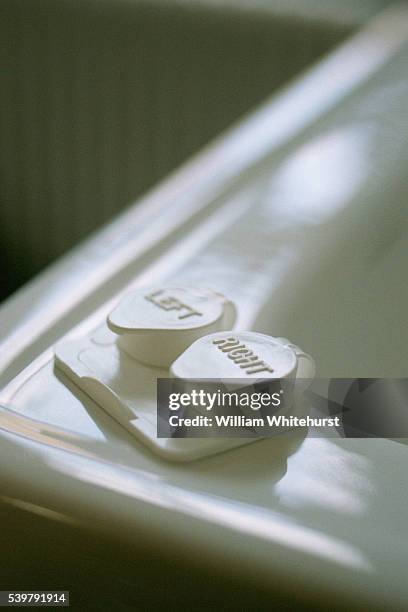 contact lens case - contact lens case stock pictures, royalty-free photos & images