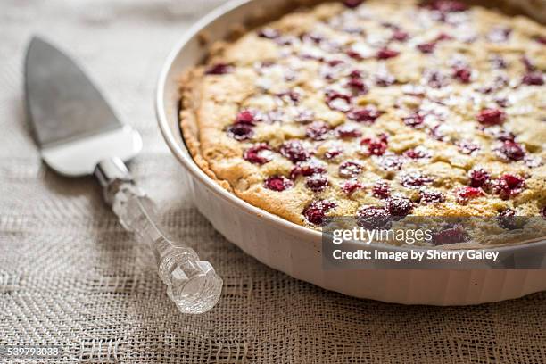 raspberry walnut tart -- after - flan tart stockfoto's en -beelden