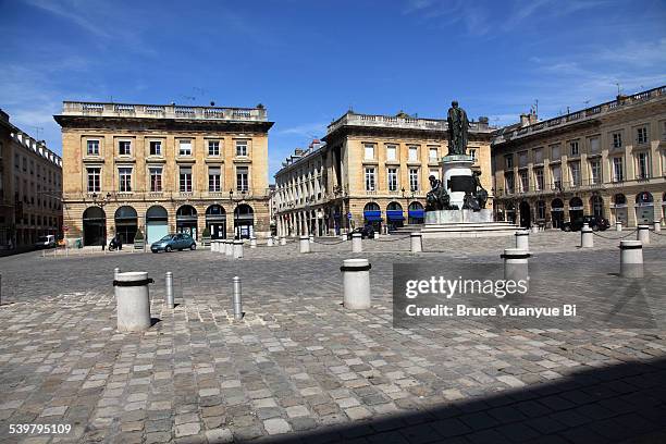 place royale with statue of louis xv - reims stock-fotos und bilder