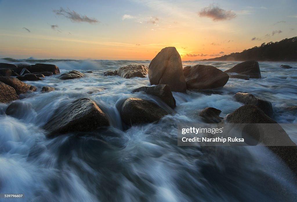 Wave turbulence during sunset