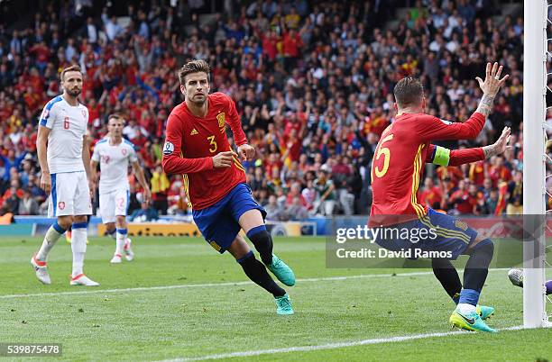 Gerard Pique of Spain celebrates scoring his team's first goal during the UEFA EURO 2016 Group D match between Spain and Czech Republic at Stadium...