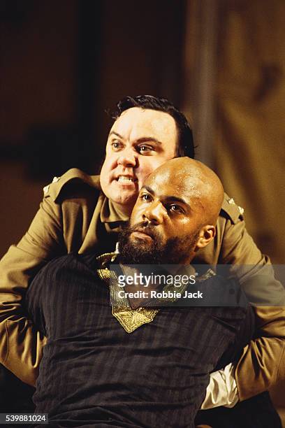 Ray Fearon and Richard McCabe in Othello