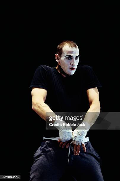 david hughes performing in hurricane - royal opera house london stock pictures, royalty-free photos & images