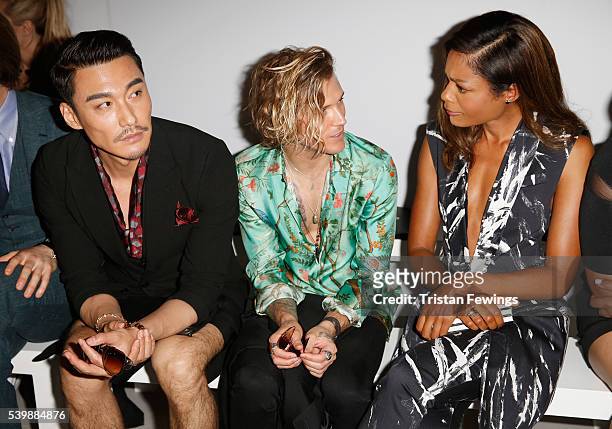 Hun Bing, Dougie Poynter and Naomie Harris attend the Songzio show during The London Collections Men SS17 at BFC Show Space on June 13, 2016 in...