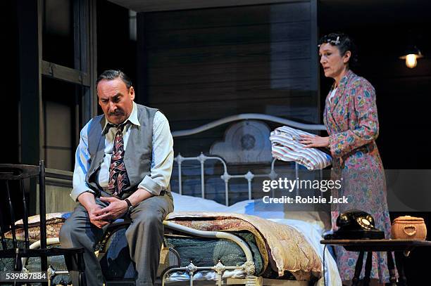 Loman Salesman Photos and Premium High Res Pictures - Getty Images