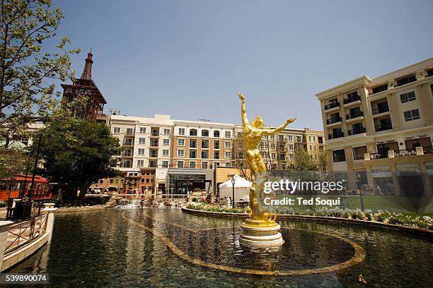The fountain at The Americana at Brand in Glendale, California. The Americana is a $400 million dollar mixed-use urban development featuring luxury...