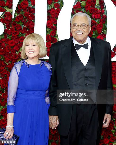 Cecilia Hart and James Earl Jones attends the 2016 Tony Awards - Red Carpet at The Beacon Theatre on June 12, 2016 in New York City.