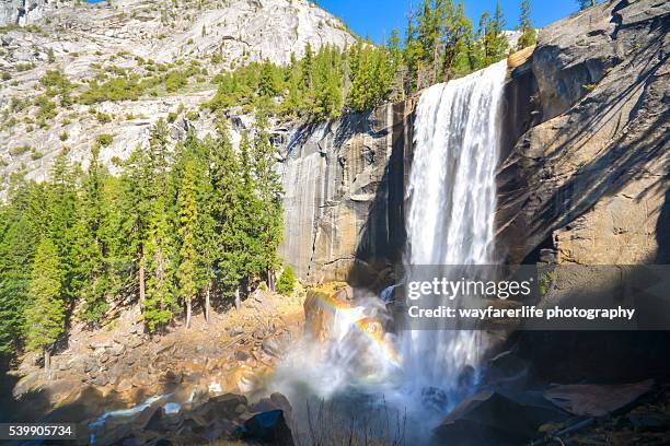 vernal falls, yosemite national park, ca, usa - yosemite stockfoto's en -beelden