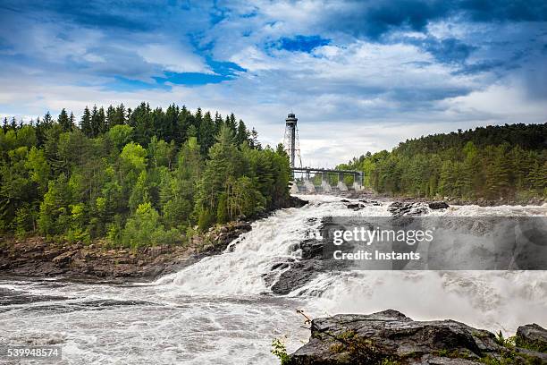 shawinigan へ向かいの滝 - ケベック州 ストックフォトと画像