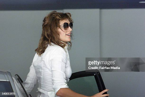 Kate Fischer before the auction of her Bondi property, 16 December 2000. SHD Picture by DANIELLE SMITH