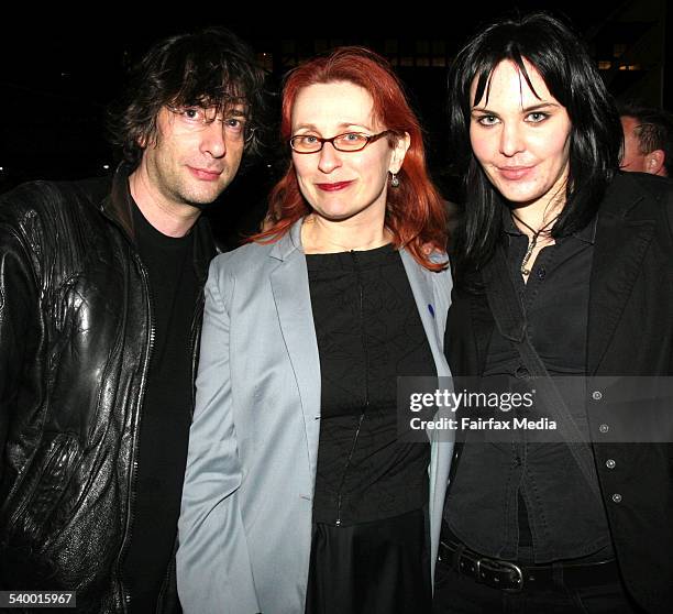 From left, authors Neil Gaiman, Audrey Niffenegger and Hayley Campbell at the Sydney Writers' Festival party at Walsh Bay, Sydney, 24 May 2006. SHD...