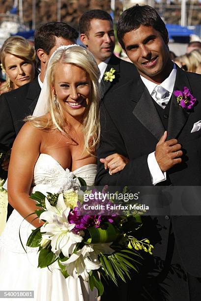 Rebecca Armstrong and her Brazilian boyfriend Paulo De Carvalho Morand marry at Belmore Basin, 15 April 2006. ILM Picture by WAYNE VENABLES