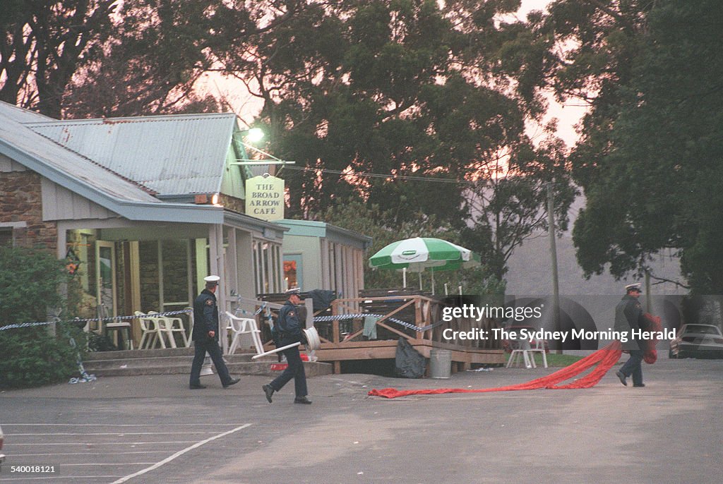 Police outside Broad Arrow Cafe after gunman Martin Bryant shot and killed 35 pe