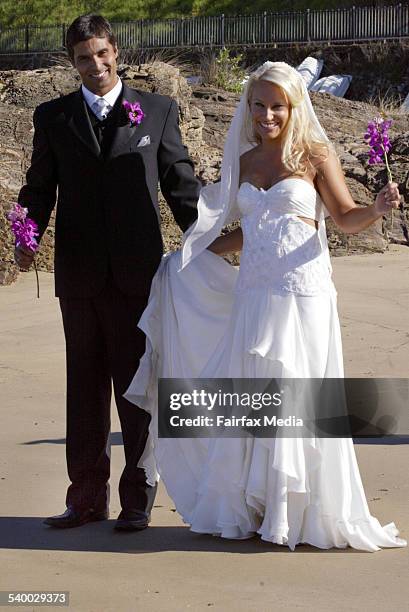 Rebecca Armstrong and her Brazilian boyfriend Paulo De Carvalho Morand marry at Belmore Basin, 15 April 2006. ILM Picture by WAYNE VENABLES